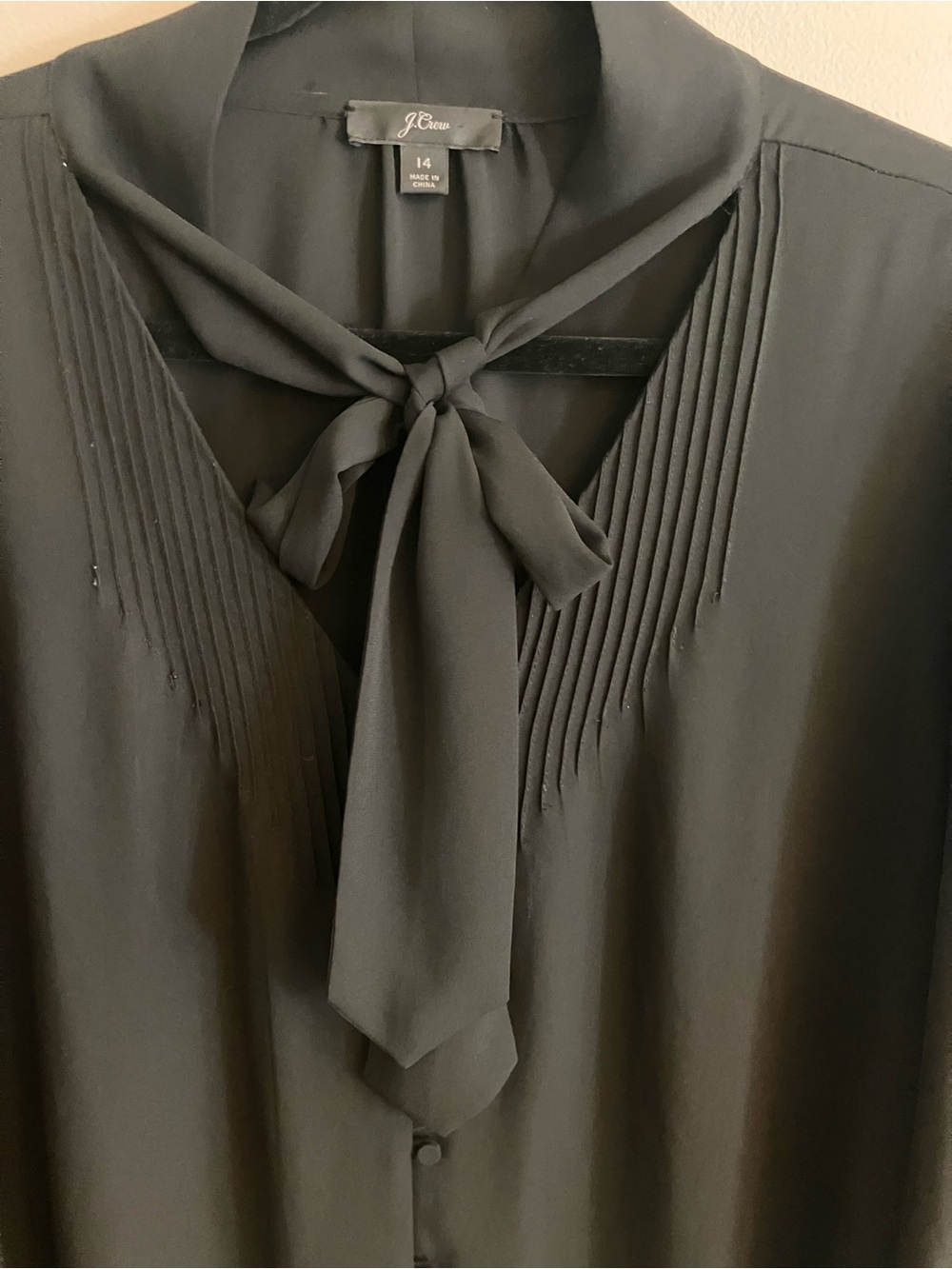 J Crew Black Pleated Button-Front V-Neck Blouse EUC - Picture 3 of 8